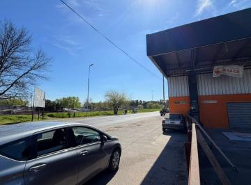 Local comercial · 211m² · 1 Ambiente · Local con Deposito en Alquiler en Tristan Suarez