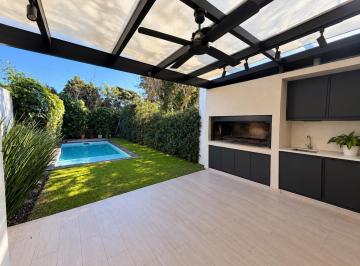 Casa · 130m² · 3 Dormitorios · 1 Cochera · Imperdible Alquiler en El Corazón de La Horqueta!