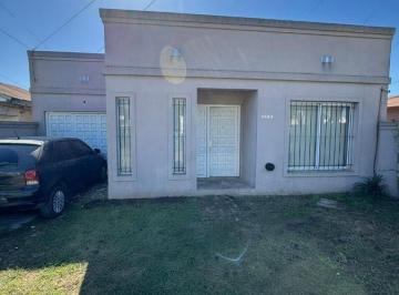 Casa · 75m² · 4 Ambientes · 1 Cochera · Casa en Lujan Barrio Paruqe Lasa