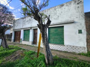 Casa de 2 ambientes, La Plata · Lote 10 X 27 m a m de Av 44 y Calle 137 | Ideal Desarrollo o Reciclaje.