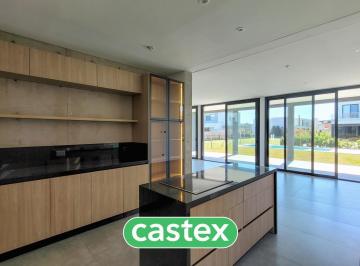 Casa · 252m² · 5 Ambientes · 2 Cocheras · Casa en Venta en Carpinchos, Nordelta