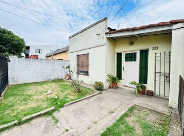 Casa · 110m² · 3 Ambientes · 2 Cocheras · Venta Casa Moron