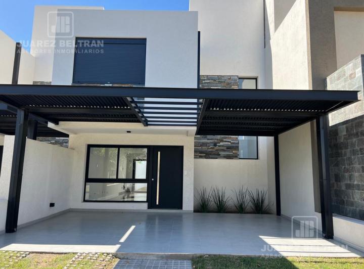 Casa · 160m² · 8 Ambientes · 2 Cocheras