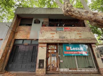 Casa · 165m² · 5 Ambientes · 1 Cochera · Casa en Banfield Oeste