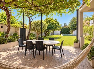 Casa · 200m² · 5 Ambientes · 2 Cocheras · Venta Casa Don Torcuato 5 Ambientes Pileta Lote 500 m