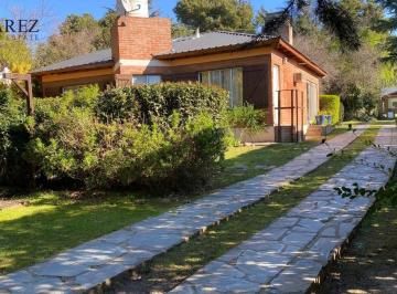 Casa de 8 ambientes, Tornquist · Casa Principal Mas Dos Departamentos en Villa Ventana