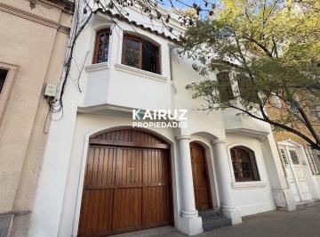 Oficina comercial · 232m² · 6 Ambientes · 4 Cocheras · Oficina en Venta en Barrio Güemes - Uso Comercial/ Oficina