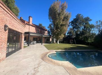 Casa · 586m² · 8 Ambientes · 4 Cocheras · Casa en Las Casuarinas (San Isidro)