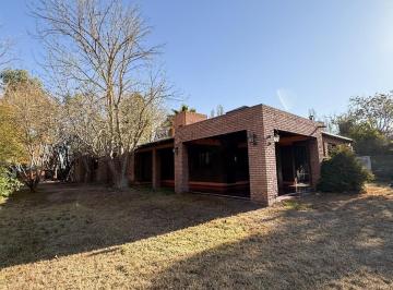 Casa · 230m² · 5 Ambientes · 4 Cocheras · Venta Casa 5 Dorm. Chacras de Coria, Lujan de Cuyo, Mendoza