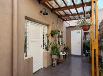 PH de 2 ambientes, Morón · En Venta - PH 2 Ambientes Independiente con Patio y Terraza