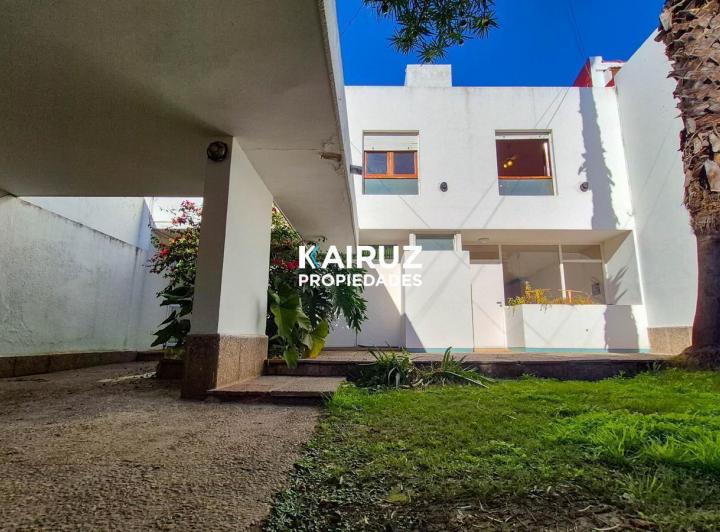 Casa · 276m² · 3 Dormitorios · 1 Cochera