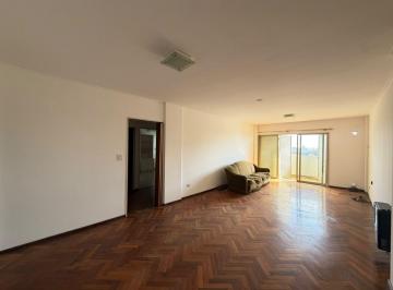 Departamento · 100m² · 4 Ambientes · 1 Cochera · Remax/alquila/depto/3dorm/microcentro