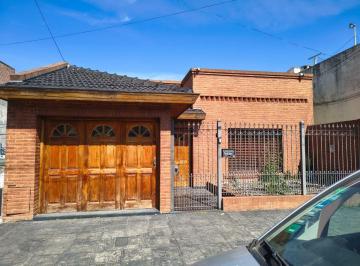 Casa de 3 ambientes, Morón · Oportunidad Casa Sobre Amplio Lote Haedo