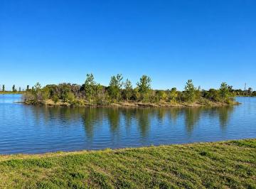 Terreno · 2589m² · Lote en Venta S. A. Giles Frente a Laguna