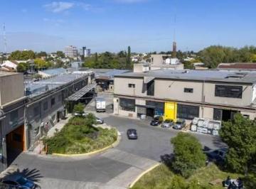 Depósito · 204m² · 1 Ambiente · 1 Cochera · Depósito Industrial Galpon Nave de 204 m² en Alquiler Dentro de Parque Industrial en José León Suárez