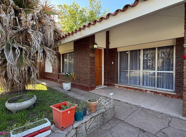 Casa · 125m² · 7 Ambientes · 2 Cocheras