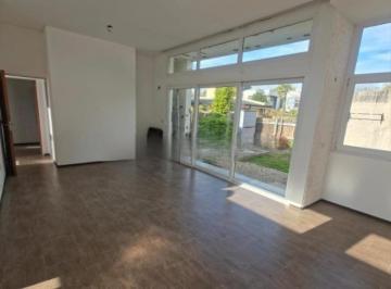 Casa · 70m² · 3 Ambientes · Casa en Venta - 2 Dorm. 1 Baño - 200 m - La Plata