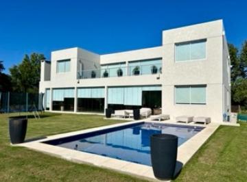 Casa · 450m² · 7 Ambientes · 3 Cocheras · Casa en Venta en Martindale Country Club