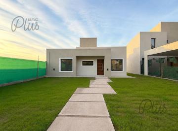 Frente · Alquiler | Casa | B° Maria Antonieta | 3 Dorm. Jardín