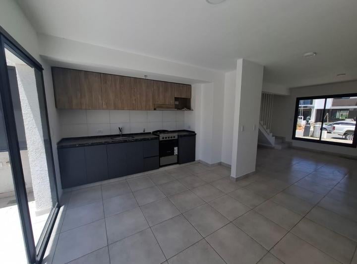 Casa · 90m² · 4 Ambientes · 1 Cochera