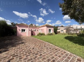 Casa · 160m² · 4 Ambientes · 4 Cocheras · Alquiler Casa 4 Ambientes con Escritorio y Lavadero en Santa Teresa. Villanueva.