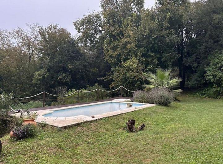 Terreno · 1046m²