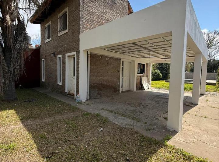Casa · 480m² · 2 Ambientes · 1 Cochera