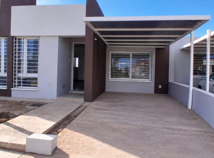 Casa · 60m² · 5 Ambientes · 1 Cochera