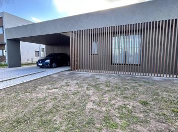 Casa de 4 ambientes, Funes · Vida Barrio Cerrado - Funes