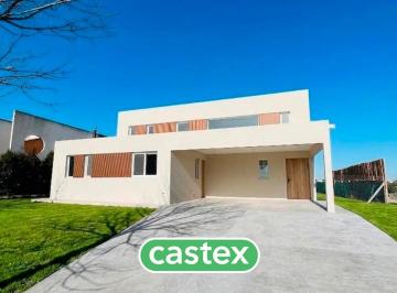 Casa · 256m² · 4 Ambientes · 6 Cocheras · Casa en El Cantón Golf