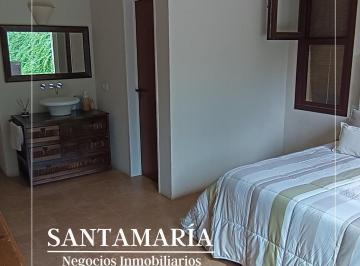 Casa · 192m² · 4 Ambientes · 3 Cocheras · Hermosa Casa en B° Fincas del Lago Toda en Planta Baja