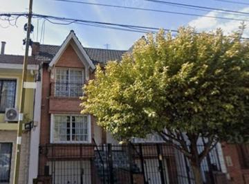 PH · 120m² · 1 Ambiente · Triplex 4 Ambientes con Cochera Para 2 Autos Fondo y 3 Baños