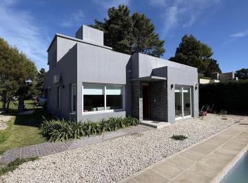 Casa · 120m² · 4 Ambientes · Casa en Venta - 2 Dorm. 2 Baños - 380 m - Miramar
