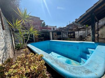 Casa · 158m² · 3 Ambientes · 1 Cochera · Casa en Venta 3 Amb C/pileta y Cochera Gerli