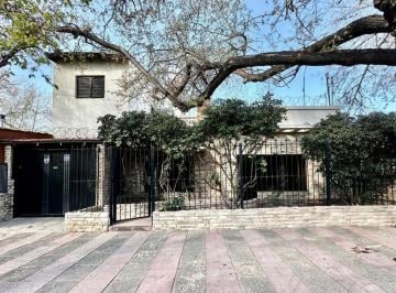 Casa · 179m² · 6 Ambientes · 1 Cochera · Venta Casa Sexta Seccion Ciudad, Mendoza.