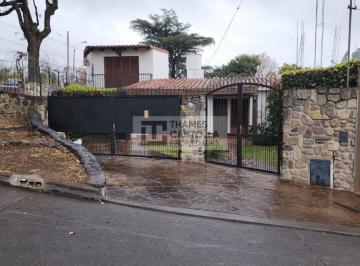 Casa de 6 ambientes, Salta · Casa en Venta: 4 Hab 2 Baños Cochera 2 Vehic Patio Amplio - Bº San Cayetano Salta Capital