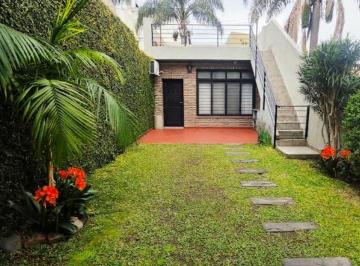 Casa · 125m² · 3 Ambientes · 2 Cocheras · Venta Casa 3 Amb, Cochera, Quincho, V. Luzuriaga