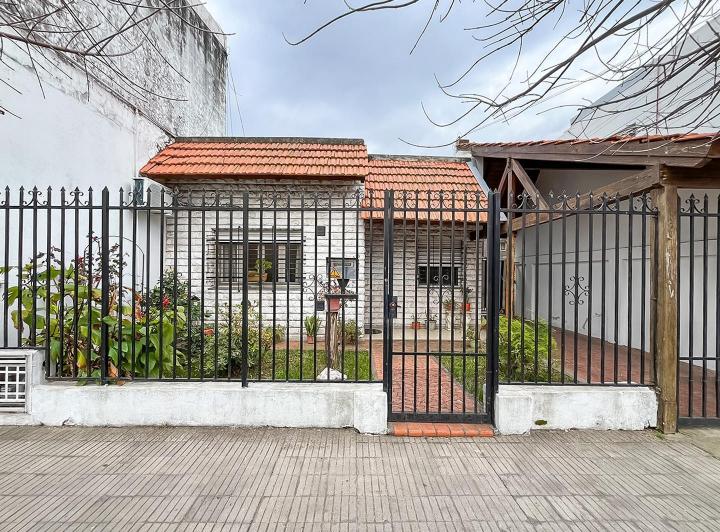 Casa · 110m² · 5 Ambientes · 2 Cocheras