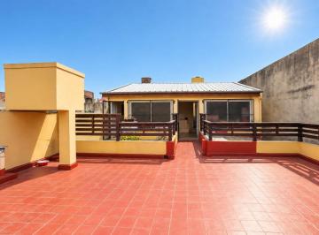 PH · 87m² · 4 Ambientes · 2 Cocheras · Venta PH Al Frente 4 Amb con Terraza y Cochera