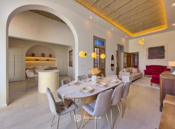 Casa · 196m² · 6 Ambientes · 1 Cochera · Venta - Casa 3 Dorm. Comodín, Cochera, Patio y Piscina - Abasto, Rosario.