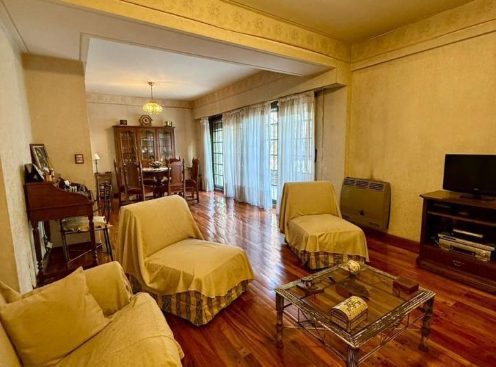 Casa · 192m² · 5 Ambientes · 1 Cochera