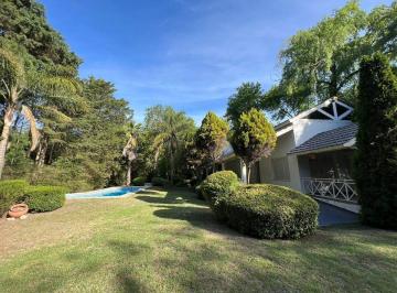 Casa · 110m² · 2 Ambientes · 2 Cocheras · Casa Quinta en Venta en El Pato, Lote de 3880 M²!