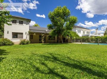 Casa · 162m² · 5 Ambientes · 4 Cocheras · Casa en Alquiler Permanente, Buenos Aires Village, Bella Vista, Barrio Cerrado