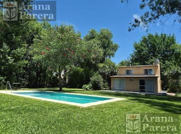 Casa · 137m² · 4 Ambientes · 4 Cocheras · Casa Quinta en Venta en Exaltacion de La Cruz, Comarca del Sol Km 71