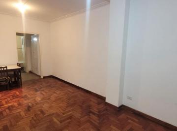 Departamento · 51m² · 2 Ambientes · Mosconi 2303 - V. Pueyrredón - 2 Amb. Amplios con Patio!