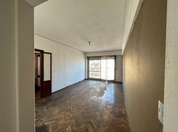 Departamento · 77m² · 4 Ambientes · Departamento 4 Ambientes con Dependencia en Flores