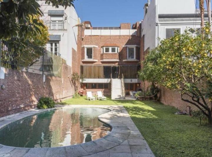 Casa · 500m² · 8 Ambientes · 5 Cocheras