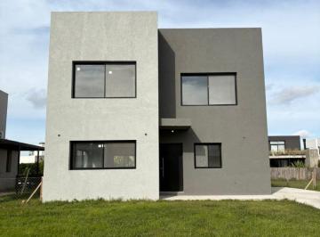 Casa · 176m² · 4 Ambientes · 3 Cocheras · Casa a Estrenar en Lagoon Pilar