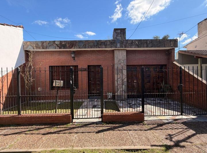 Casa · 60m² · 2 Ambientes · 1 Cochera