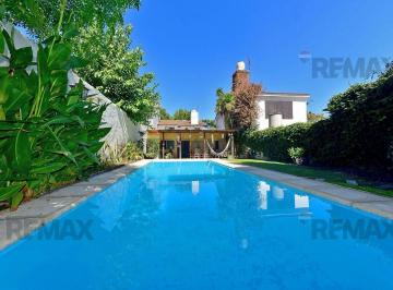 Casa · 173m² · 5 Ambientes · 1 Cochera · Casa 5 Ambientes Bella Vista Apto Crédito Pileta